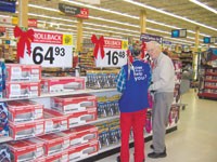 Wal-Mart, Target Hope Avoid Holiday Bumps