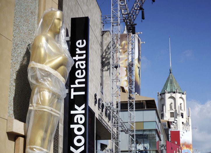 Oscars Tap Technology Build Buzz