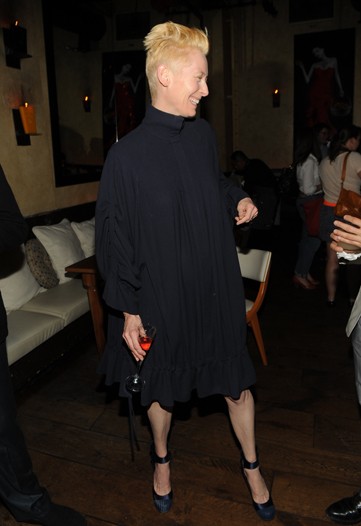 Tilda Swinton: Red Carpet Flash