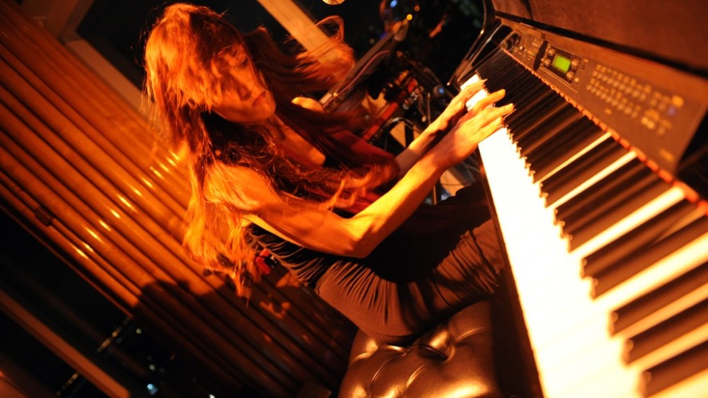 Fiona Apple on Top of the Standard