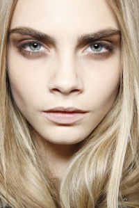 Eye Brow Trend, Cara Delevingne