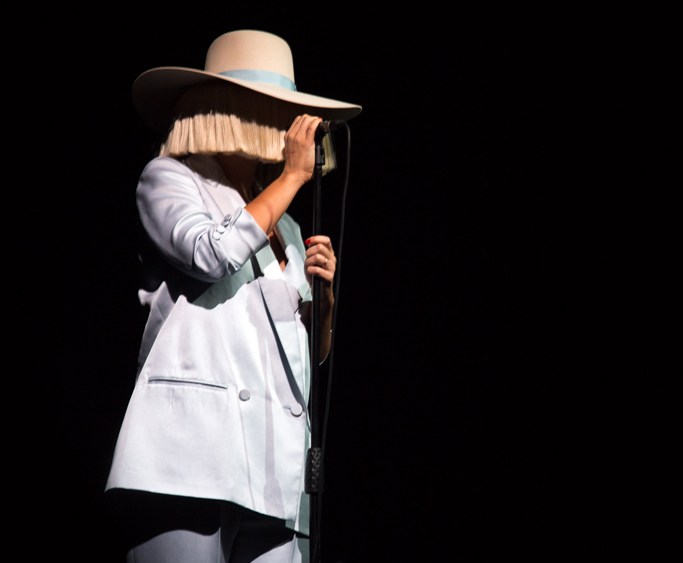 Calvin Klein, Sia