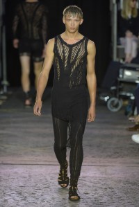 Julien Macdonald RTW Spring 2016