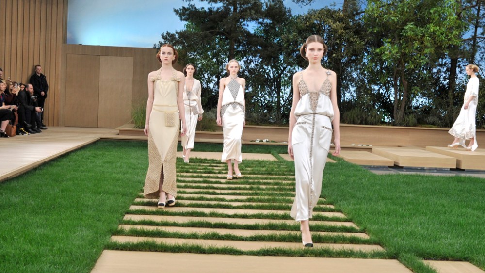 Chanel Couture Spring 2016 : the set