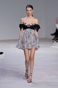 Giambattista Valli Spring 2016 Couture