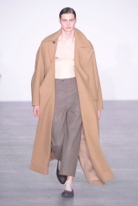Ajmal Khan RTW Fall 2016