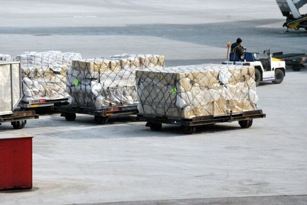 air cargo pixabay