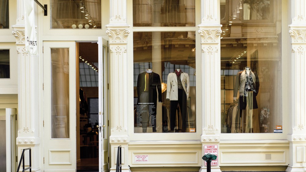 Carson Street to Close Store