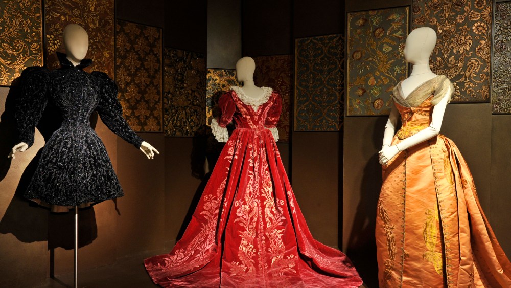 Les Arts Décoratifs Tracks 300 Years of Fashion