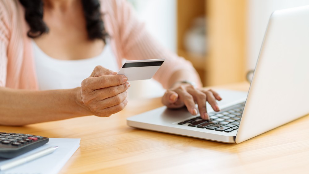Analysis Shows Online Return Customers Account for 23% of Total Sales