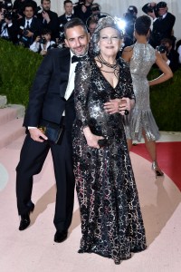 Marc Jacobs and Bette Midler at met gala 2016