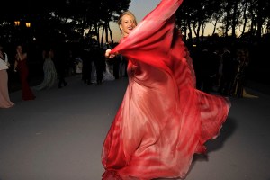 2016 cannes film festival amfar gala Petra Nemcova