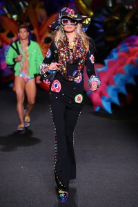 Moschino Resort 2017