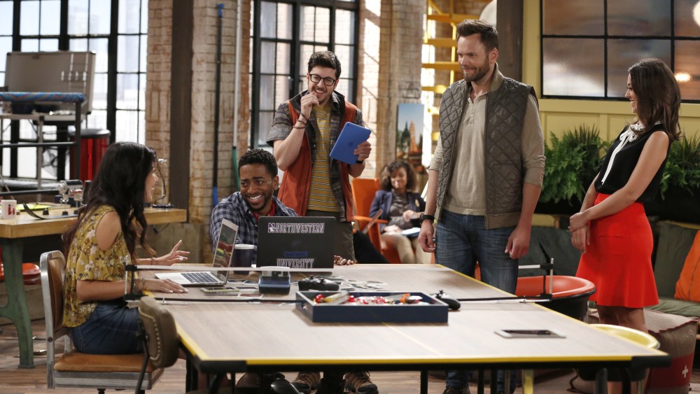 CBS Mocks Thin-Skinned Millennials in Sitcom About the Death of Print