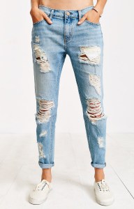 Distressed and cropped denim bottoms are on a roll. Here: an Urban Outfitter jean.