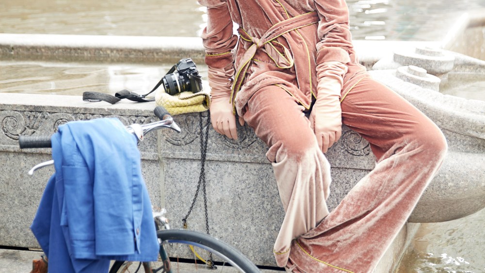 A look at the fashion editorial in Modern Luxury's September issue, an homage to Bill Cunningham.