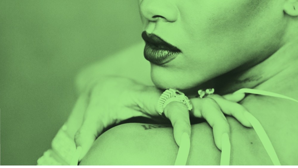 Rihanna to Receive Video Vanguard Award at 2016 MTV VMAs