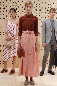 banana republic uk spring collection stores closing