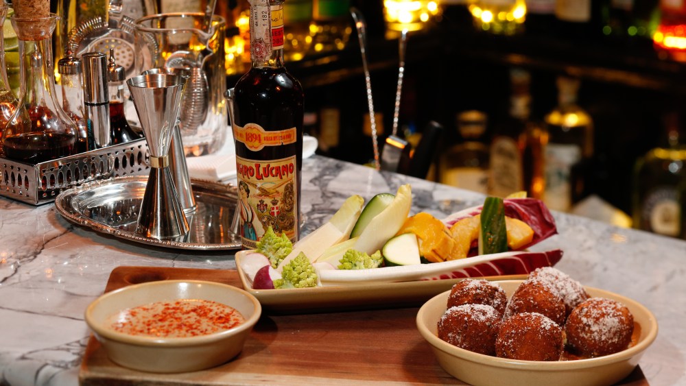 Pinzimonio e bagna càuda and Arancini from Bar Fortuna’s Antipasti offering.