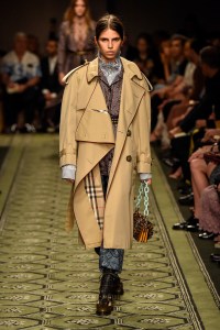 Burberry September 2016 Buy-Now Seasonless Show