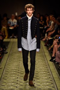 Burberry September 2016 Buy-Now Seasonless Show