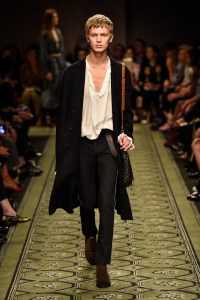 Burberry September 2016 Buy-Now Seasonless Show