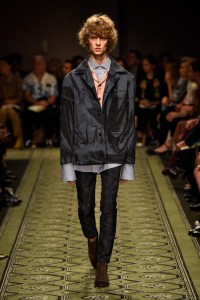 Burberry September 2016 Buy-Now Seasonless Show