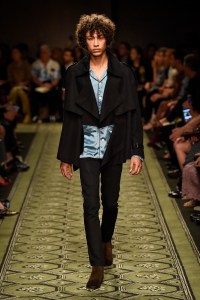 Burberry September 2016 Buy-Now Seasonless Show