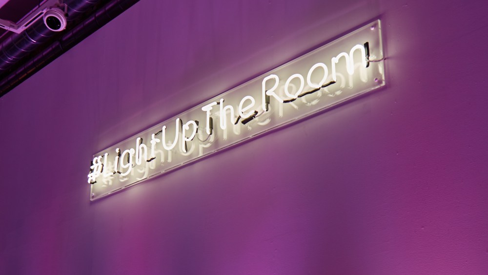 Outnet.com LightUpTheRoom