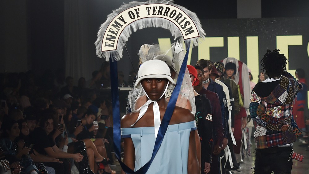 V Files Spring 2017 Runway Accessories Photo