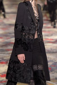 Alexander McQueen RTW Spring 2017