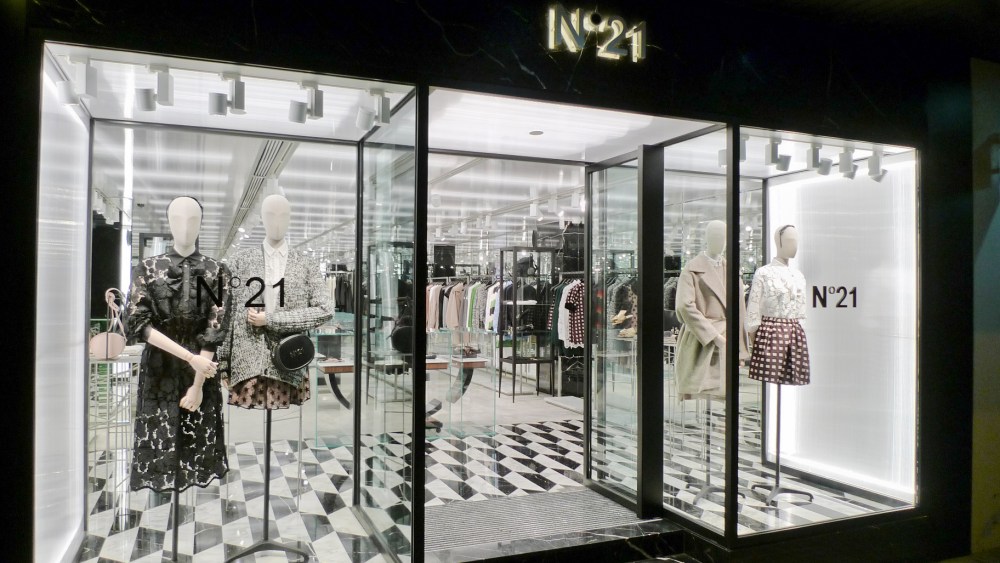 Hong Kong No 21 flagship