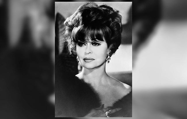Aileen Mehle, ‘Suzy’ Gossip Columnist, Dies at 98