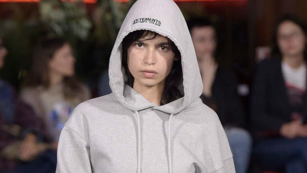 vetements cigarett case news hoodie