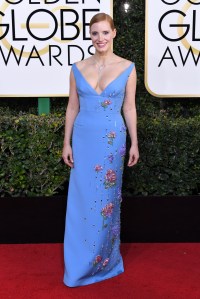 Golden Globes 2017: Jessica Chastain Prada
