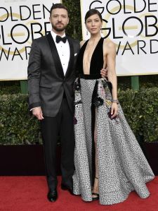 Golden Globes 2017: Justin Timberlake in Tom Ford and Jessica Biel in Elie Saab