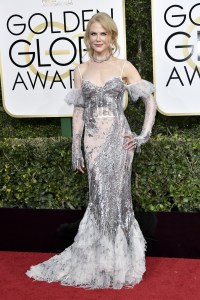Golden Globes 2017: Nicole Kidman Alexander McQueen