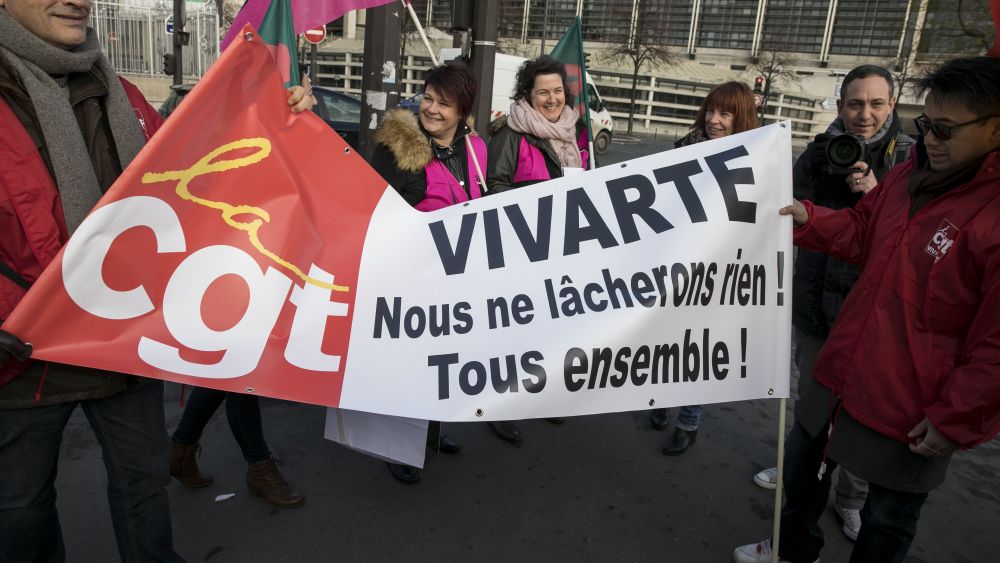 The employees of Vivarte protesting in front of the French economy ministry.