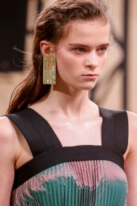 Details at Christopher Kane RTW Fall 2017