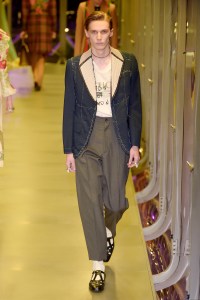 Gucci Fall 2017: Men's and Women's Show