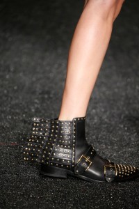 Details at Alexander Mcqueen RTW Fall 2017