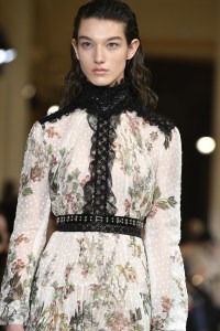 Details at Giambattista Valli RTW Fall 2017