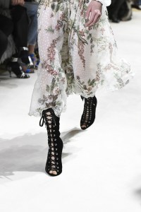 Details at Giambattista Valli RTW Fall 2017