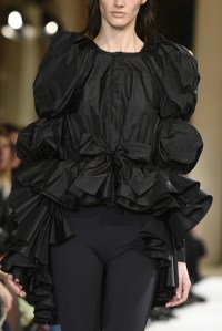 Details at Giambattista Valli RTW Fall 2017
