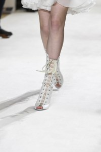 Details at Giambattista Valli RTW Fall 2017