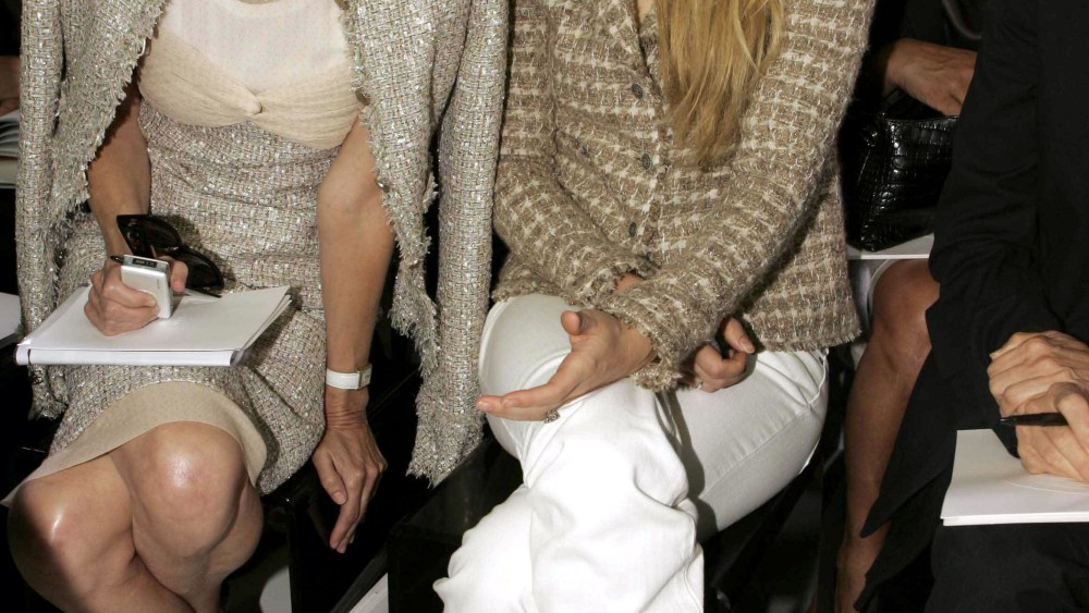 Anna Wintour and Gwyneth PaltrowCHANEL HAUTE COUTURE FASHION SHOW AUTUMN / WINTER, PARIS, FRANCE - 05 JUL 2005