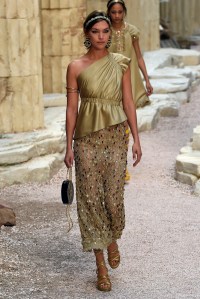Chanel Cruise 2018 Show: All the Looks