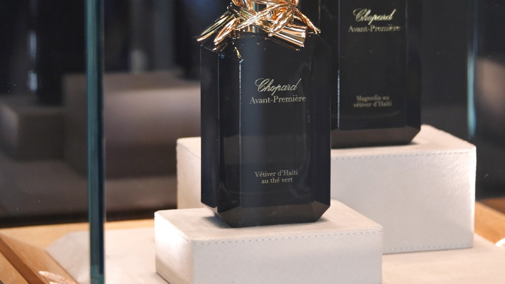 "Avant-Première", the special edition of the sustainable-minded Chopard fragrances, featuring a golden palm around the cap.