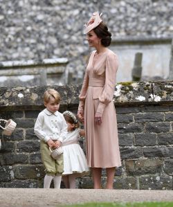 Duchess of Cambridge (in Alexander McQueen), Prince George and Princess Charlotte (Pepa & Co.) at the wedding of James Matthews and Pippa Middleton