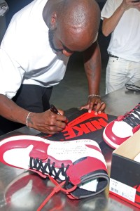Virgil Abloh signing Nike trainers